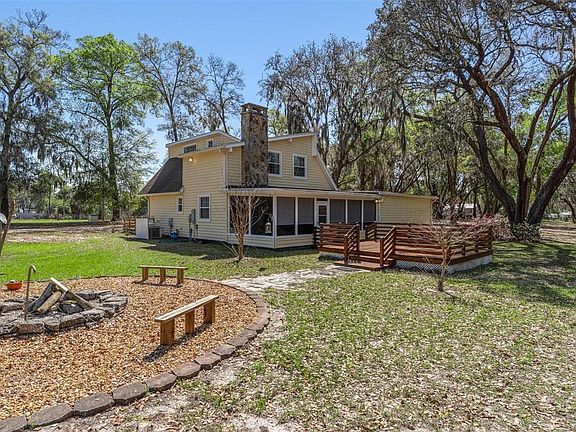 2nd image of 2917 Lake Griffin Rd