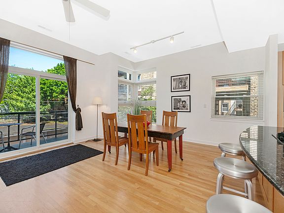 3rd image of 4646 N Beacon St APT 203