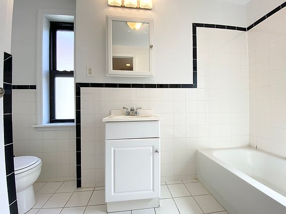 4th image of 308 E 78th St APT 37