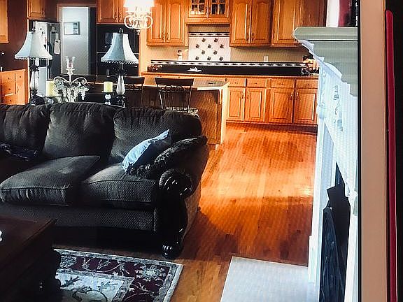 3rd image of 139 Lake Morgan Ln