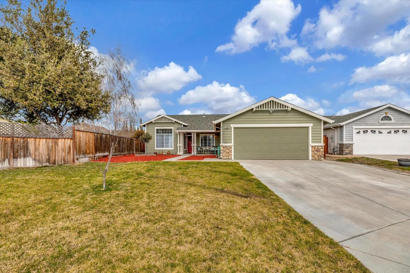 1430 Brighton Dr photo 1