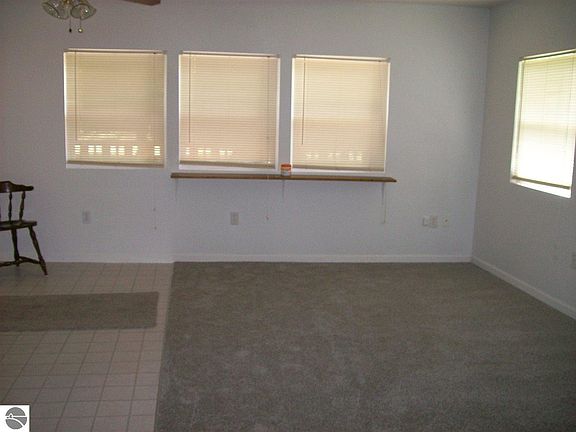 3rd image of 5404 Pinecrest Ln