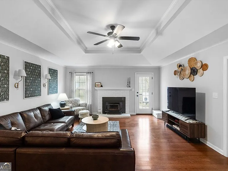 325 Brookstone Dr — Photo 6