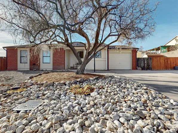 372 Pyrite Dr NE, Rio Rancho, NM 87124