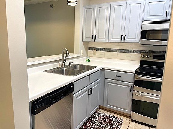 5th image of 7500 Edinborough Way APT 3213