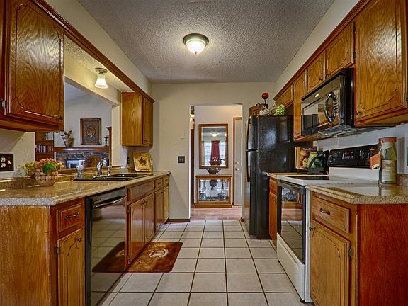 2nd image of 6413 Westlane