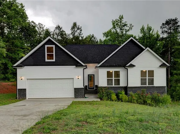 15 Cassidy Trl, Douglasville, GA 30134
