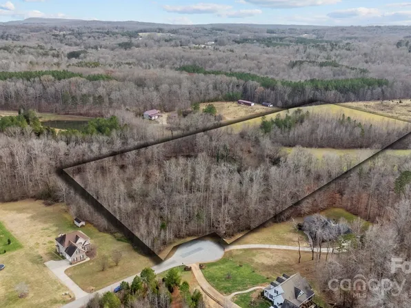 609 Copperfield Ln, Lexington, NC 27292