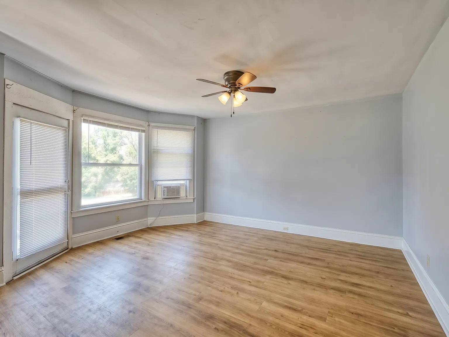 8 bed, 2246 sqft, $8,995 — Photo 3