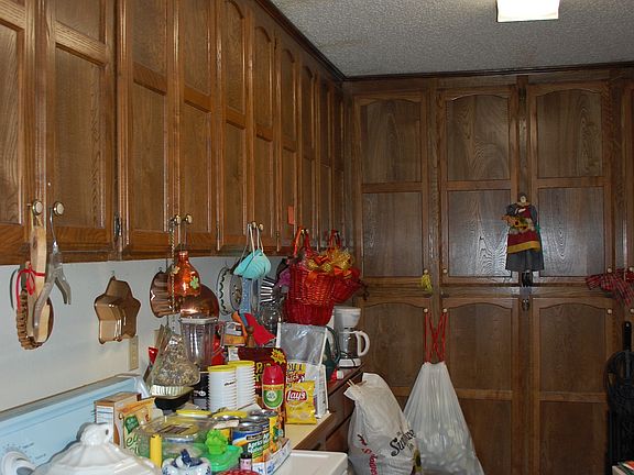 3rd image of 31 Brookside Dr