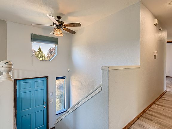 3rd image of 329 Hawthorne Ave S