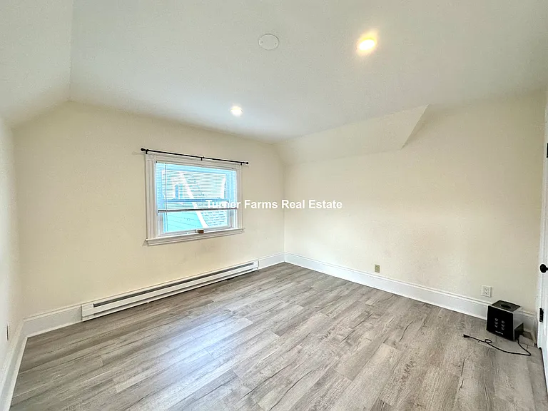 72 Roseclair St #2R — Photo 7