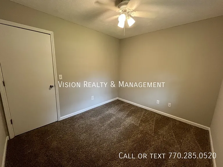 106 Barton Ln — Photo 18