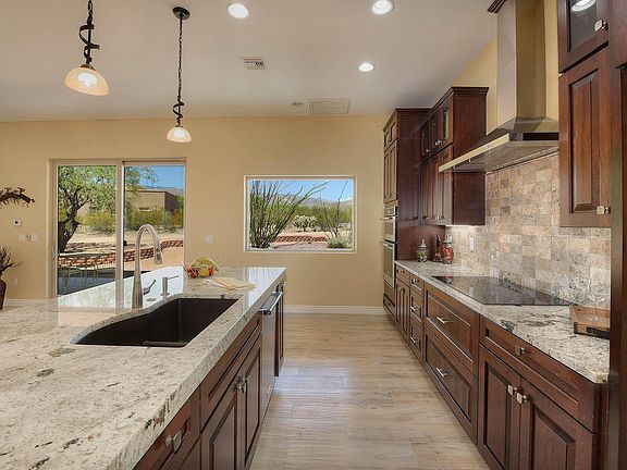4th image of 3044 N Soldier Trail