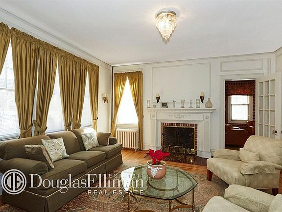 4th image of 3031 Arlington Ave