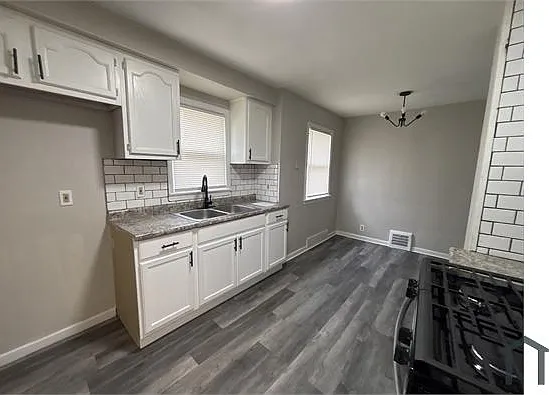 3 bed, $2,100 — Photo 2