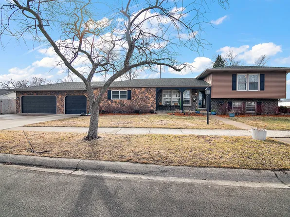 206 Meadows Rd S, Bourbonnais, IL 60914