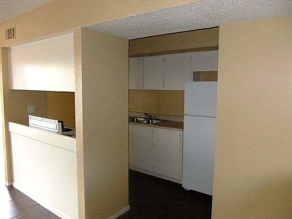 3rd image of 1910 Ferrell St APT 3