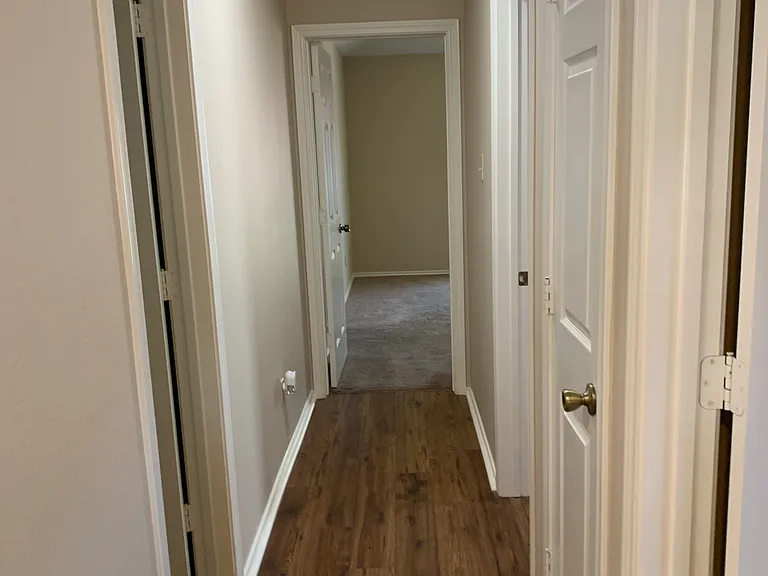 1526 Clover Ln — Photo 12