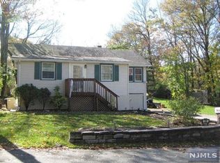 19 Bushwick Ln, West Milford, NJ