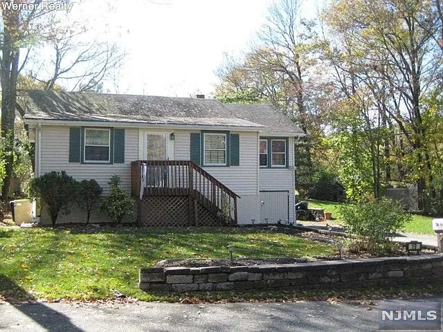 19 Bushwick Ln photo 1