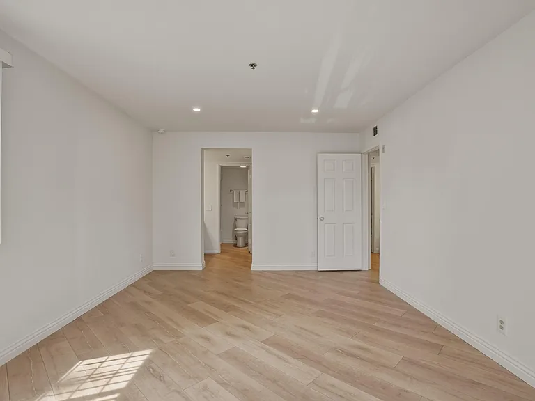675 Oak Run Trl #301 — Photo 6