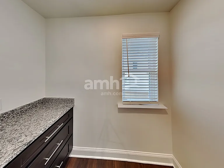 577 Summit View Ln — Photo 11