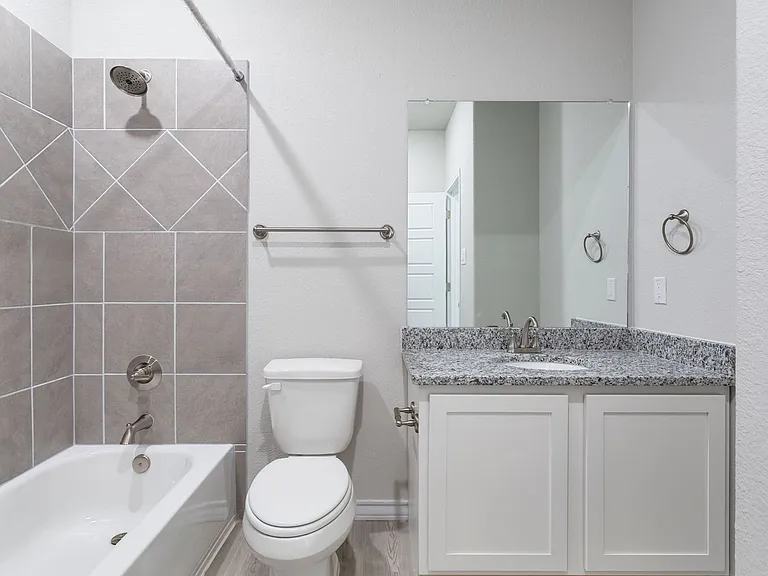415 Hudson St — Photo 11