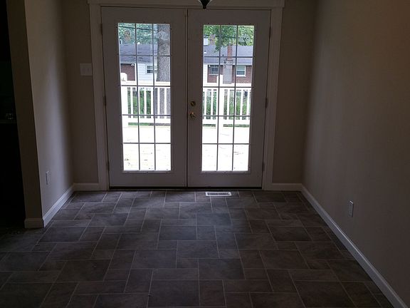 4th image of 2105 Saint Stephen Dr