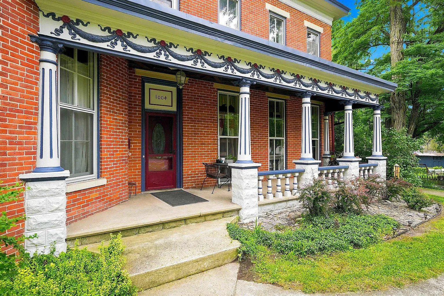 2 bed, 550 sqft, $900 — Photo 1