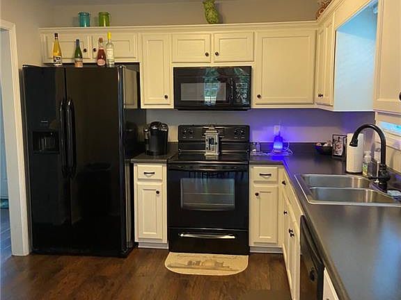 3rd image of 7523 Magnolia Ln