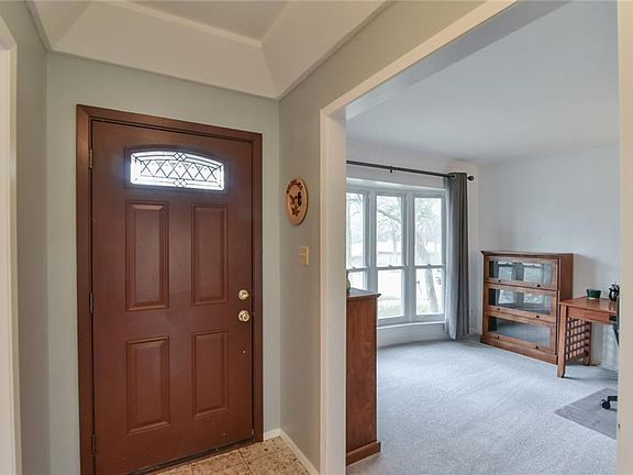 3rd image of 4706 Valleycrest Dr