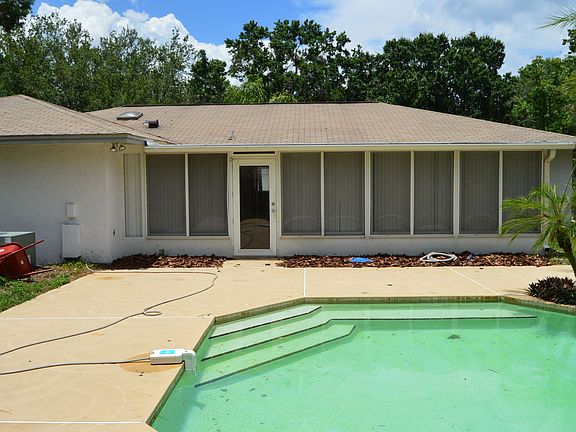 4th image of 8518 Shady Glen Dr
