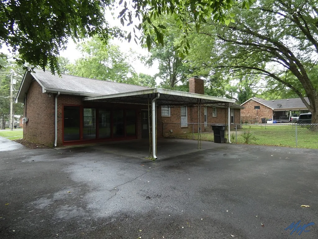 3 bed, 2.0 bath, 1858 sqft, $1,975 — Photo 4