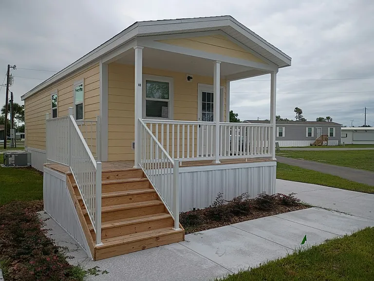 Sunshine MH & RV Resort — Photo 58