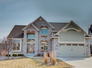 1661 Deer Trl, Waukesha, WI 53189
