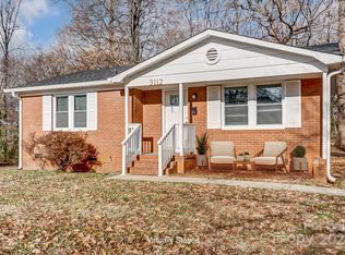 3112 Cedarhurst Dr, Charlotte, NC 28269