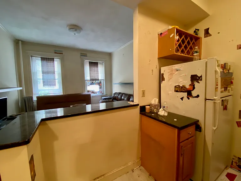 55 Queensberry St #4 — Photo 5