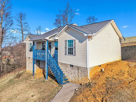 2nd image of 1320 Lauren Dr