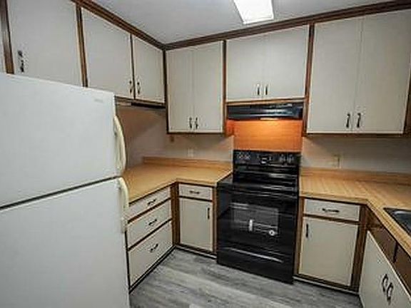 5th image of 216 Dixie Dr #2