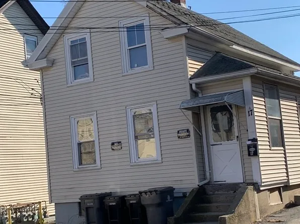 17 Hilton St, Framingham, MA 01702