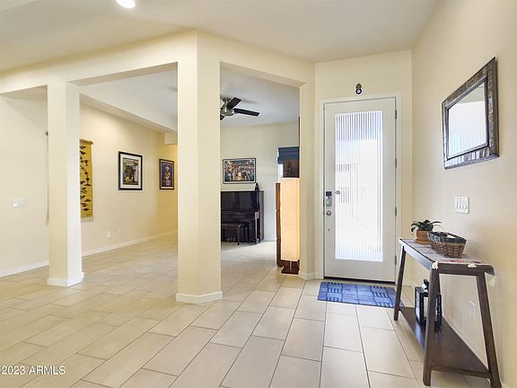 4th image of 945 E La Mirada Dr