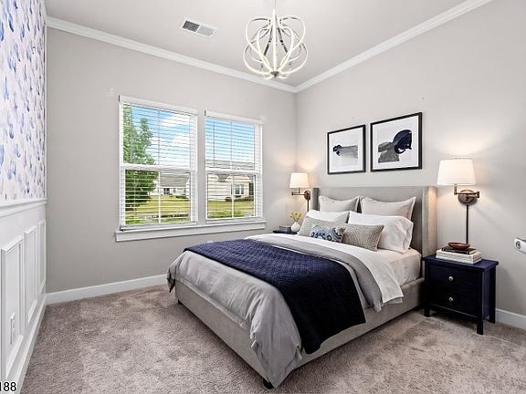 4th image of 18 Mountain View Ln