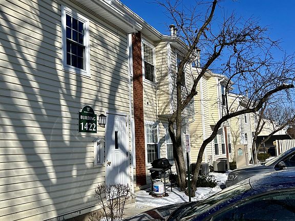2nd image of 1422 E Wyndham Cir APT 205