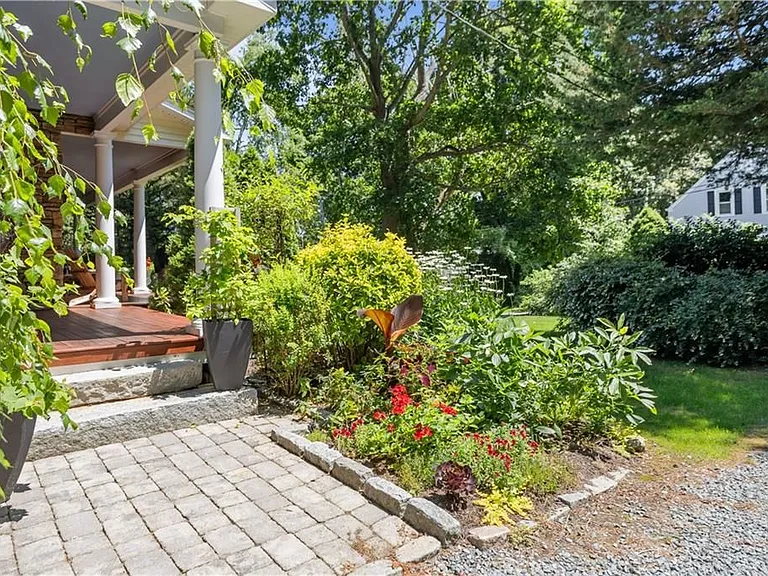 93 Kickemuit Ave — Photo 7