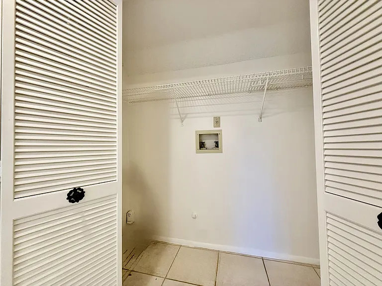 463 E Springtree Way — Photo 16