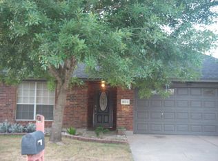 801 Manor Dr, Angleton, TX 77515