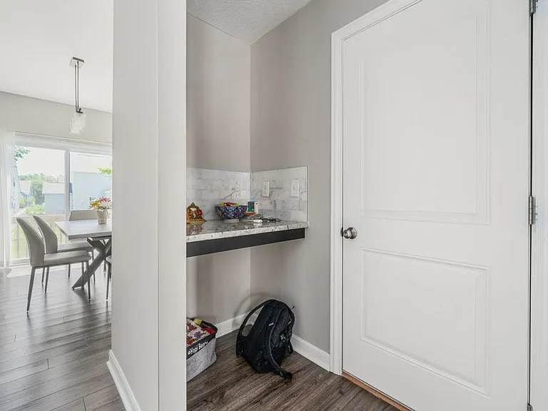 1033 Quarry Oak Dr — Photo 8