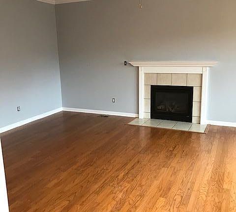 4th image of 1700 Mountain Lake Ln