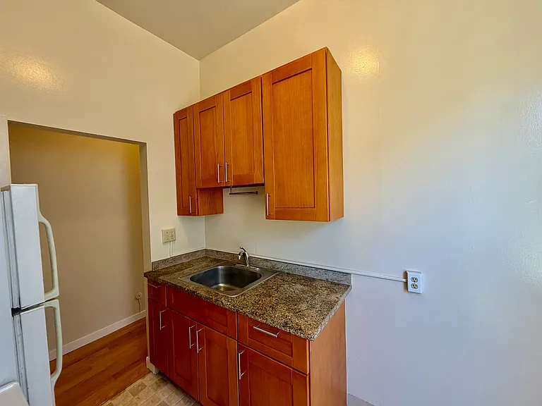 331 Octavia St #19 — Photo 7